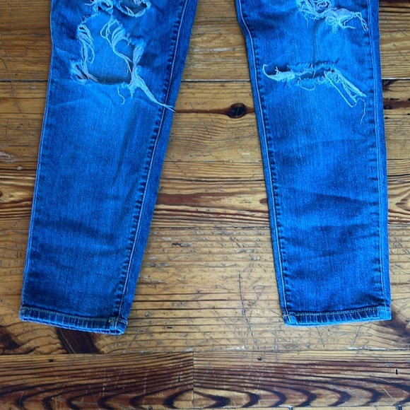 Judy Blue Boyfriend Fit Distressed Cropped Jeans - Picture 5 of 6